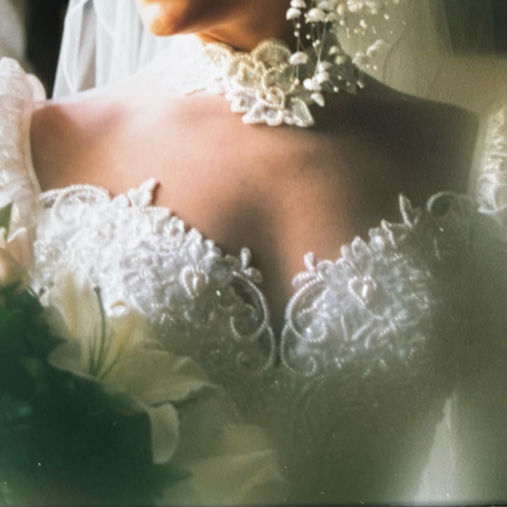 Elegant White Lace Bridal Dress